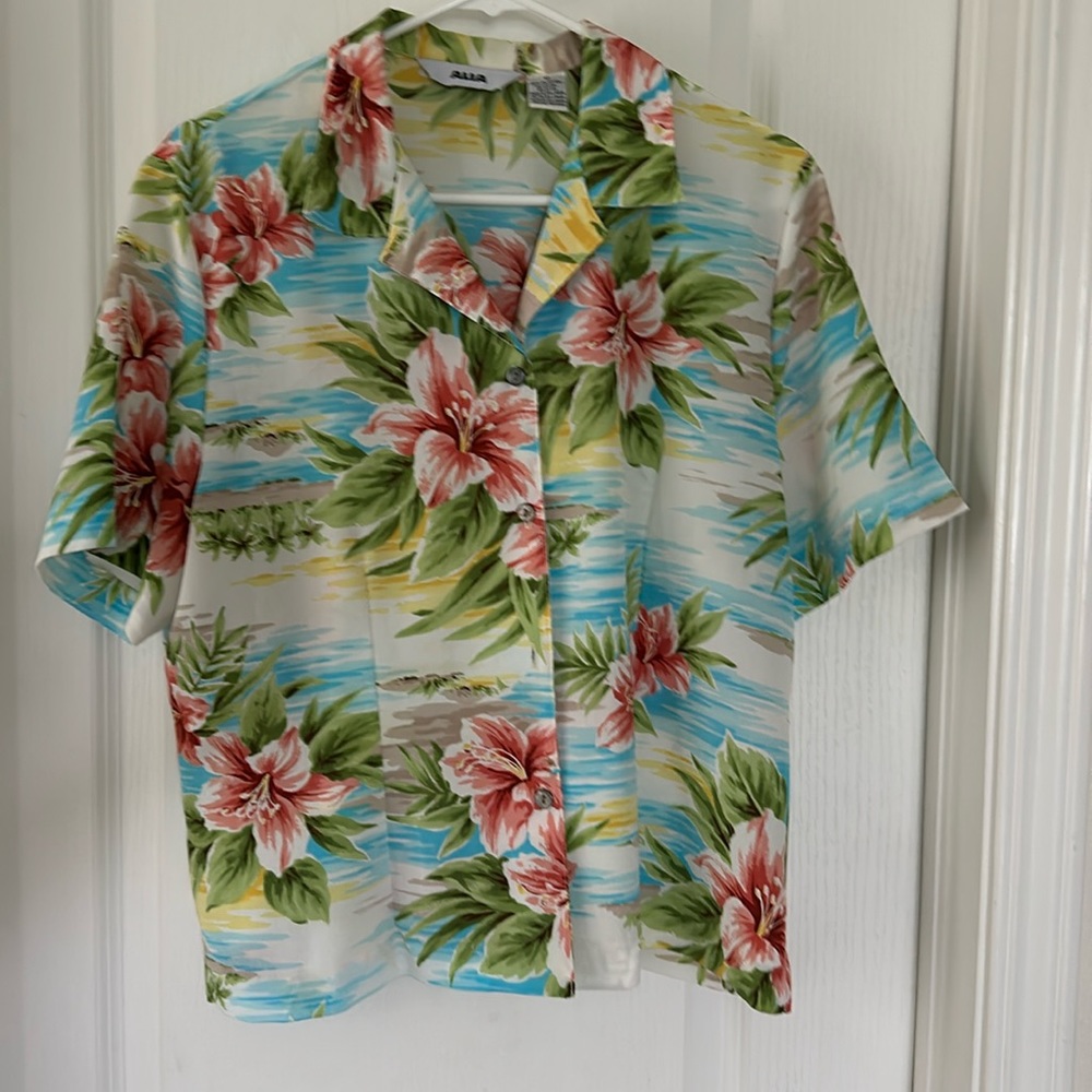 Alia Button Up Top S